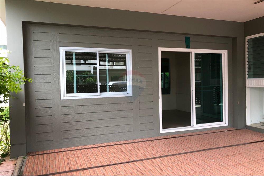 Land for sale in Nakhon Pathom for rent